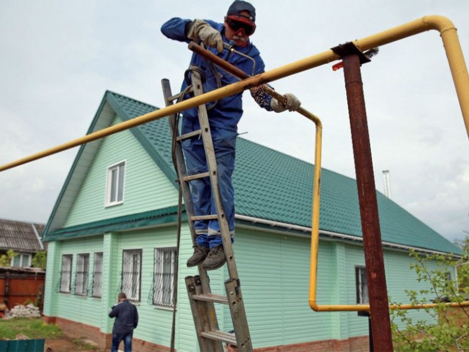 Реализация программы продолжается.